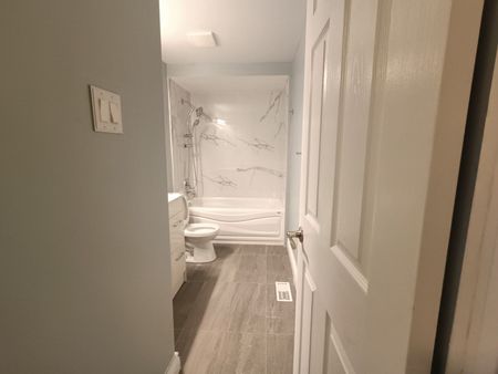 For Lease - 87 Chatfield Drive Unit# Main, Ajax, Ontario - Photo 5