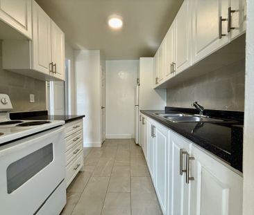 For Lease - 363 Lakeshore Road Unit# 103, Mississauga, Ontario - Photo 4