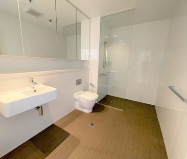 Large 1Bed + STUDY apartment in APEX building! Super convenient loc... - Photo 6