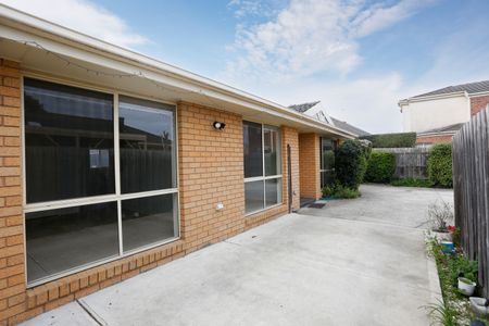 Modern Living in Reservoir - Photo 5
