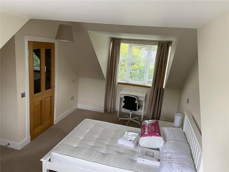 6 bedroom semi-detached house to rent - Photo 2