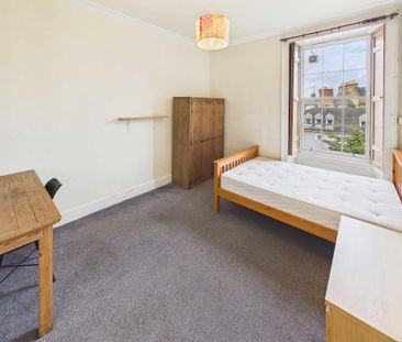 4 bedroom flat to rent - Photo 5