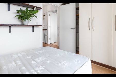 1 Bed Flat, Keir Hardie, E16 - Photo 4