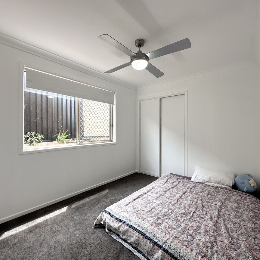 2/11 Napper Road, Parkwood - Photo 1