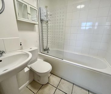 2 bedroom semi-detached house to rent - Photo 5