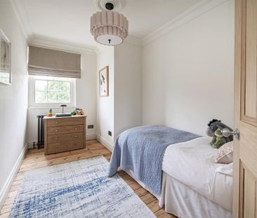 3 bedroom flat to rent - Photo 4