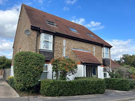 Colburn Crescent, Guildford - 1 bedroomProperty for lettings - Seymours - Photo 3