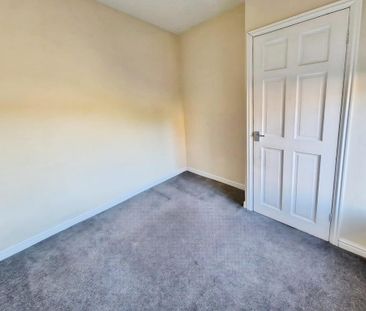 3 bedroom end of terrace house to rent - Photo 6