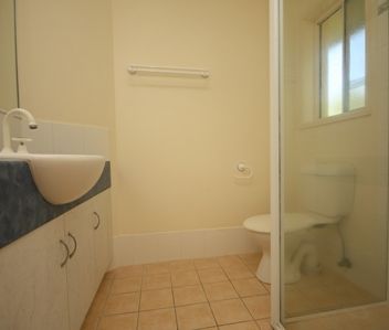 TOWNHOUSE - LIGHT BRIGHT & AIRY - Photo 5