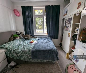 4 bedroom semi-detached house to rent - Photo 6