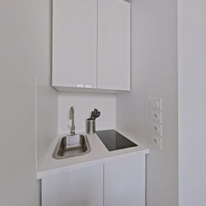 STUDIO A LOUER - PARIS 7EME ARRONDISSEMENT - 10.75 m - 577 € - Photo 2