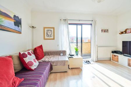 1 bedroom flat to rent - Photo 2