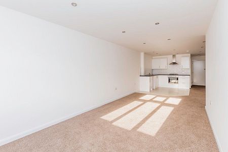 Flat 3, Falcon Court Stockett Lane, Maidstone, Coxheath, ME17 4FT - Photo 2