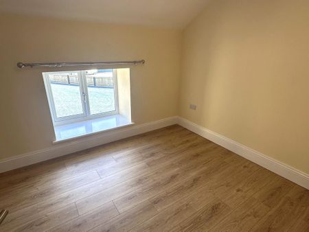 4 bedroom end of terrace house to rent - Photo 5