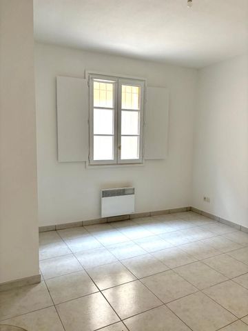 Location Appartement 3 pièces 92m² NEGREPELISSE 82800 - Photo 2