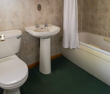 The Stables, Wadesmill, Ware - Photo 3