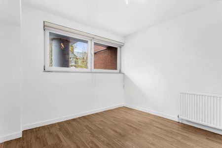 2 bedroom Flat To Let - Photo 4
