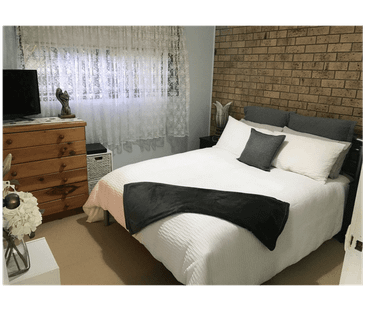 Fully furnished unit in Chirn Park, Southport - Photo 2