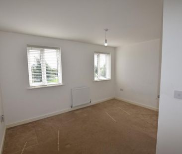 3 bedroom semi-detached house to rent - Photo 6