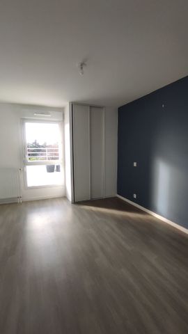Location Appartement 4 pièces 82m² - Photo 2
