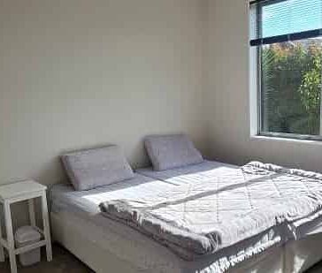 Fully furnished one bedroom Self-contained - Photo 3