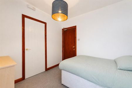 8 bedroom house to rent - Photo 3