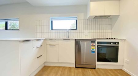 SPREYDON - 2 BEDROOMS, 2 BATHROOMS, HEATPUMP, 1 CARPARK - Photo 5