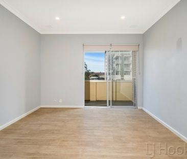 Renovated 2 Bedroom Apartment - Photo 6