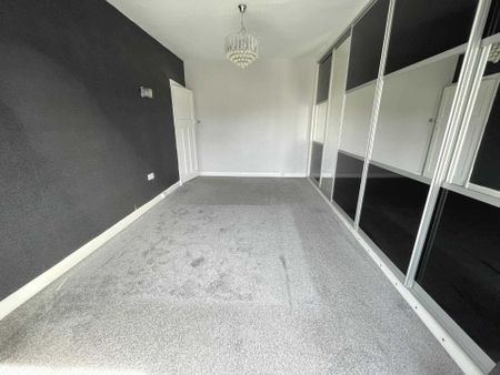 Lees Road, Ashton Under Lyne - Photo 4