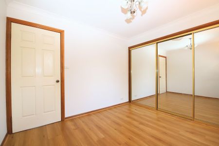 Spacious Three Bedroom Duplex - Photo 2