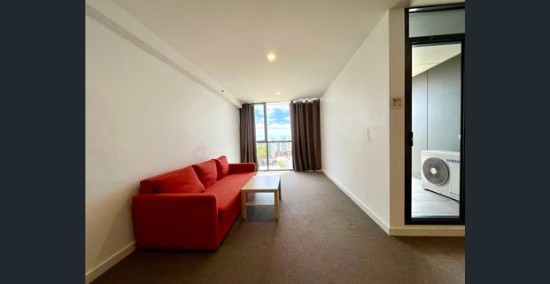 Furnished Prestigious City Living in an Iconic CBD Landmark - Photo 1