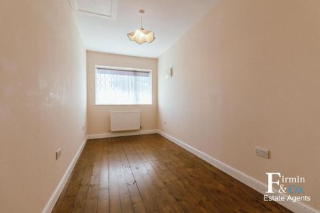 3 bedroom detached bungalow to rent - Photo 4