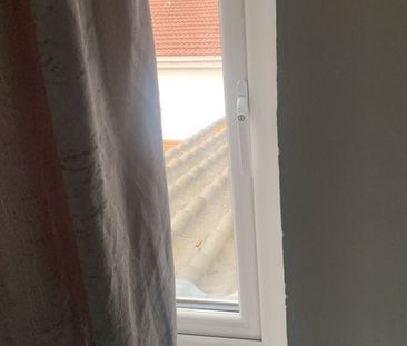 Single room to let located close to seven king station- £500 pcm - Photo 2