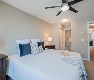 Three Bedroom Townhouse in Clayton Heights Surrey in Great School C... - Photo 6