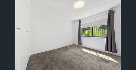 Coastal 3-Bedroom Convenience Near Brisbane Waterfront - Photo 4