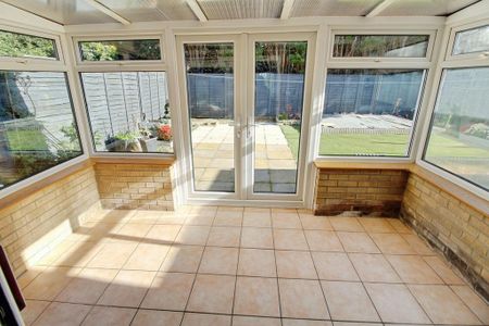 4 bedroom detached house to rent - Photo 4