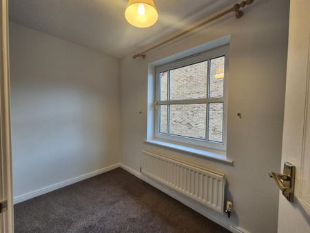 2 bedroom terraced house to rent - Photo 3
