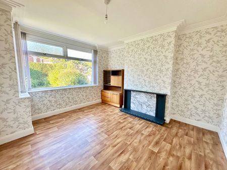 4 Bed Semi-Detached House, Kirkdale Crescent, LS12 - Photo 4