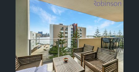 Three bedroom inner city apartment with harbour views - Photo 5