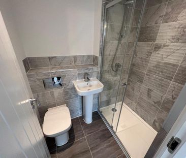 2 bedroom semi-detached house to rent - Photo 6