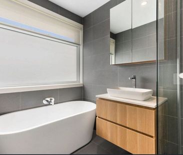 Great family home with superb coastal views! - Photo 5