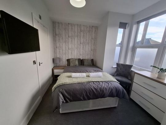 1 bedroom in a house share to rent - Photo 1