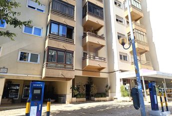 Apartamento T2 Remodelado e Mobilado no Moinho das Antas