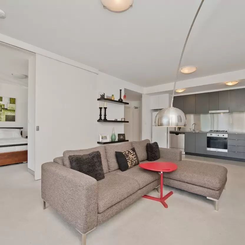 MGM MARTIN – ONE BEDROOM APARTMENT (TO BE FRESHLY PAINTED AND BRAND NEW CARPET TO BE INSTALLED) - Photo 1