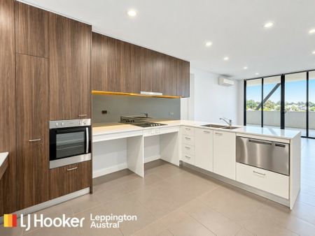 Modern Two-Bedroom Apartment with Spacious Balcony - Photo 5