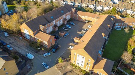 2 bedroom ground floor flat to rent - Photo 3