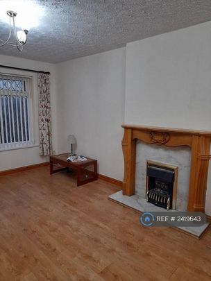 4 bedroom detached house to rent - Photo 1