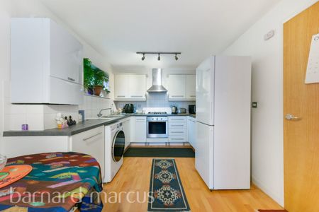 Carlton Drive, Putney - Photo 4