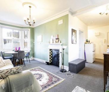 2 Bedroom, 1 bath, 1 reception - Photo 2