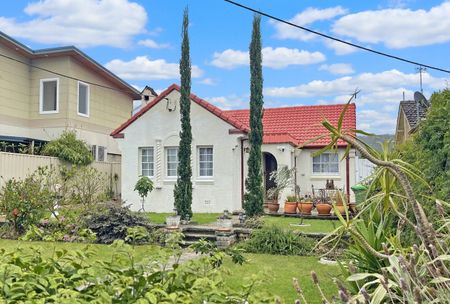 23 Sydney Avenue, Umina Beach NSW 2257 - House For Rent | Domain - Photo 2